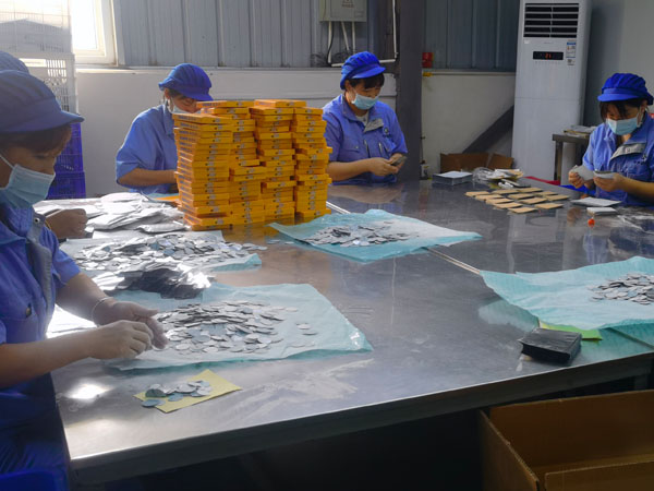 膏藥加工廠制作黑膏藥加工生產(chǎn)貼牌需要什么手續(xù)？