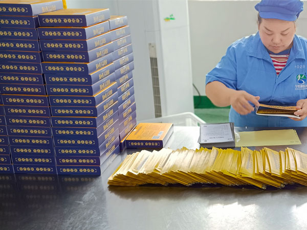 為什么選擇黑膏藥oem，膏藥oem貼牌發(fā)展前景越來越好是什么原因？